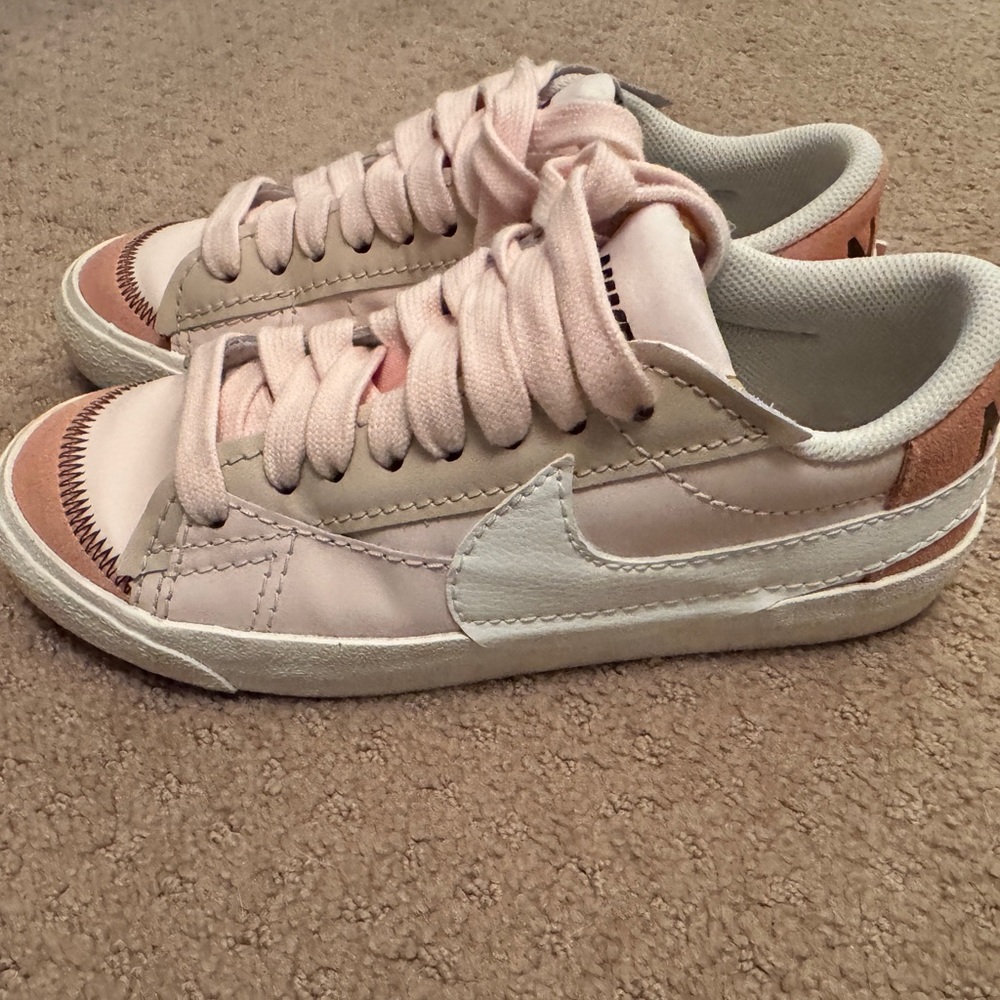 Woman’s Pink Nike Blazer Jumbo Sneakers Size 8.5